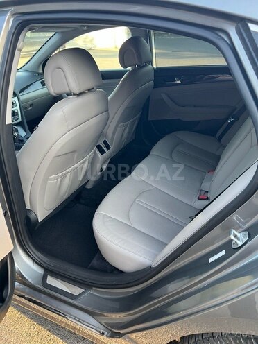 Hyundai Sonata-10