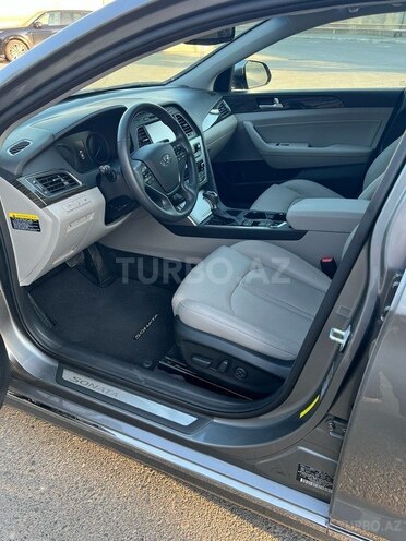 Hyundai Sonata-4