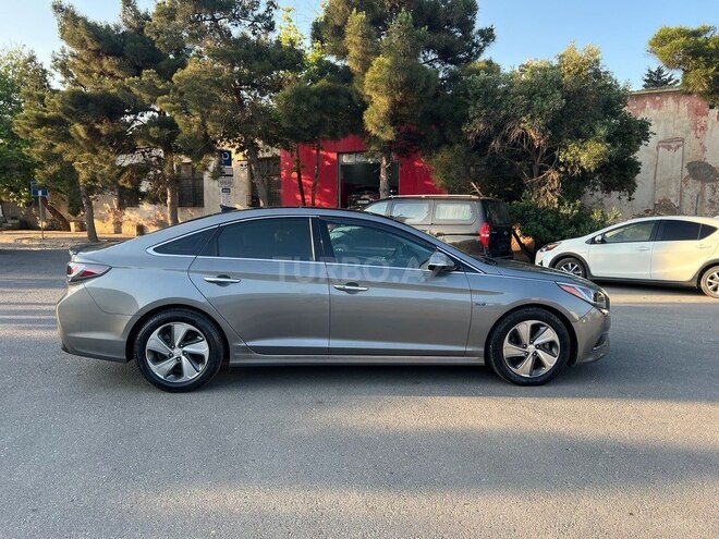 Hyundai Sonata-11