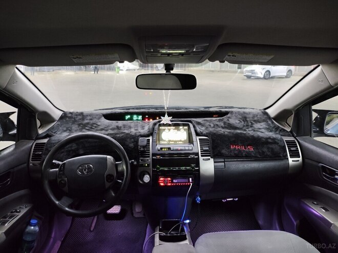 Toyota Prius-11
