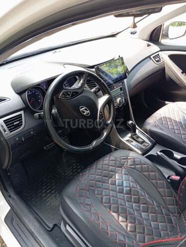 Hyundai i30-7
