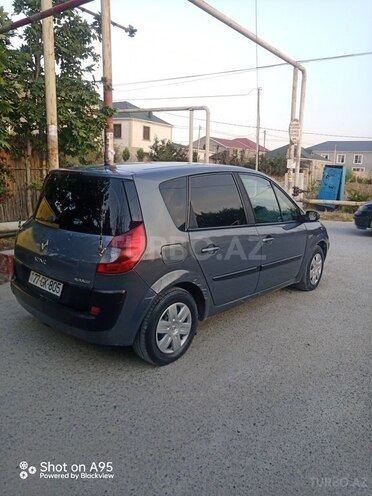 Renault Megane Scenic-9