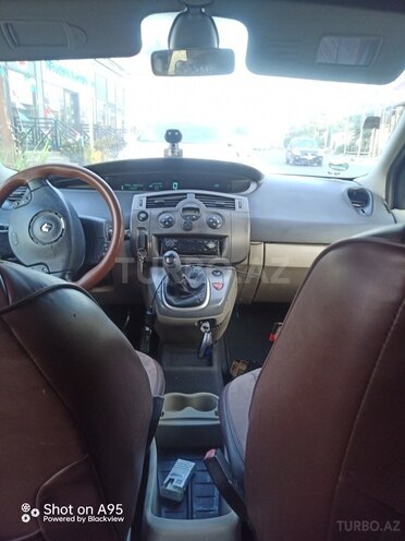 Renault Megane Scenic-11