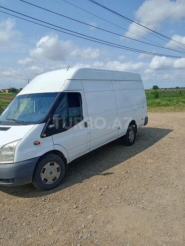 Ford Transit-4