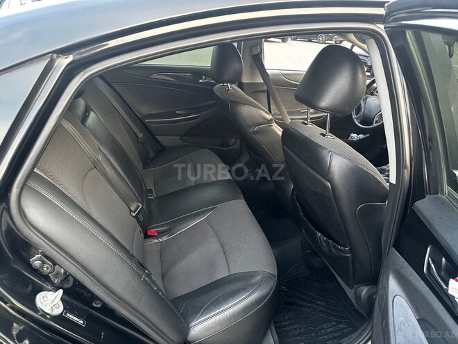 Hyundai Sonata-14