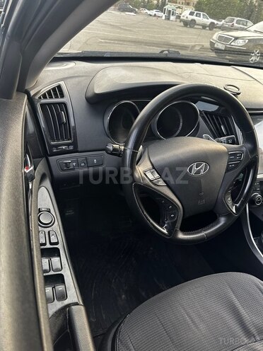 Hyundai Sonata-11