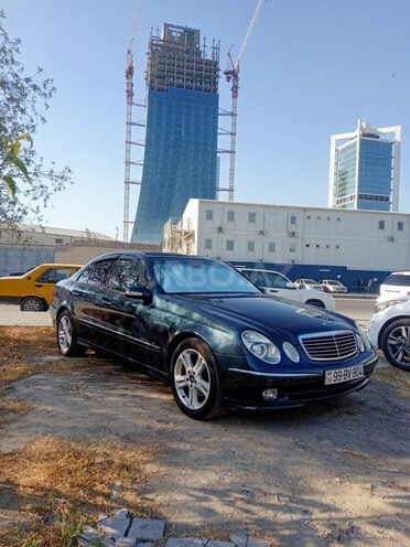 Mercedes E 240-1