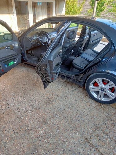 Mercedes E 240-2