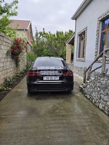 Audi A6-4