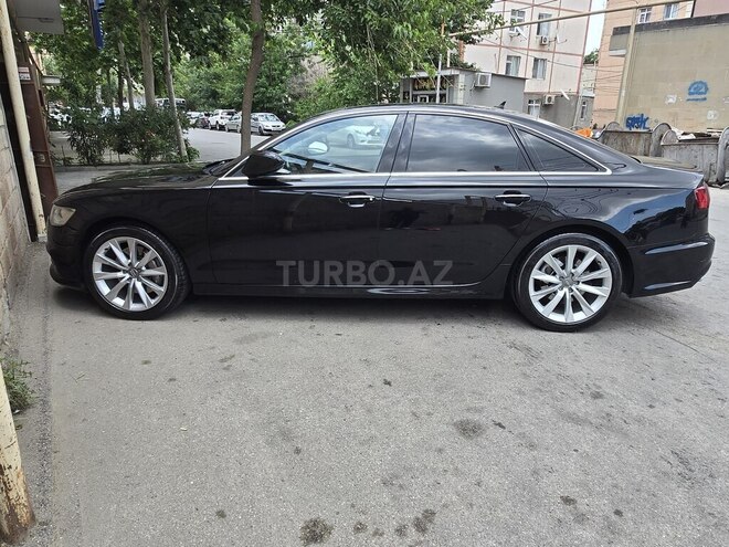 Audi A6-12
