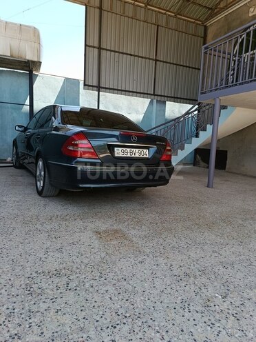 Mercedes E 240-3