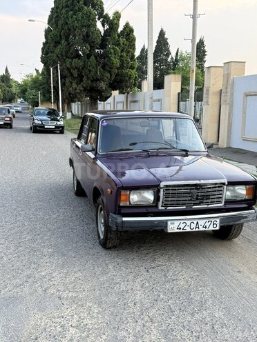 LADA (VAZ) 2107-1