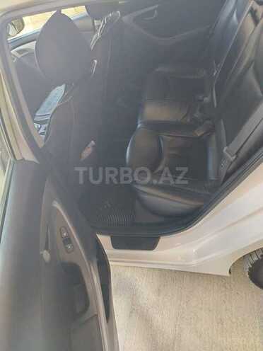 Hyundai Elantra-6