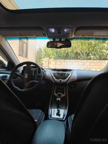 Hyundai Elantra-7