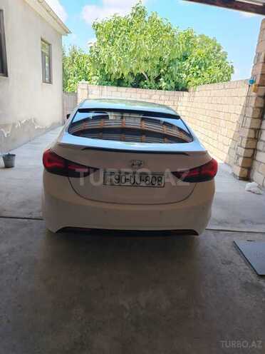 Hyundai Elantra-10