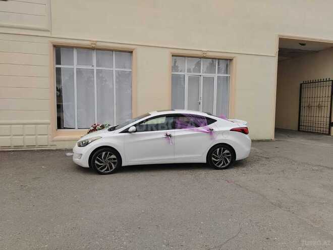 Hyundai Elantra-11