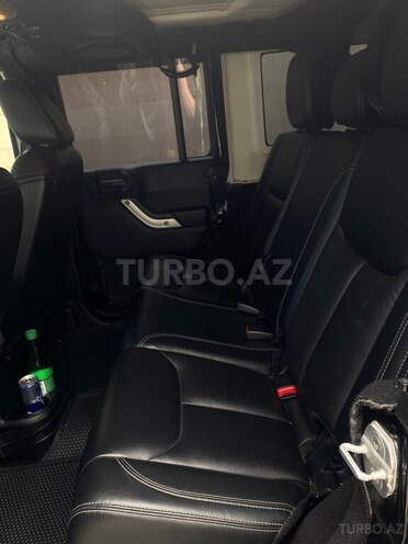 Jeep Wrangler-11
