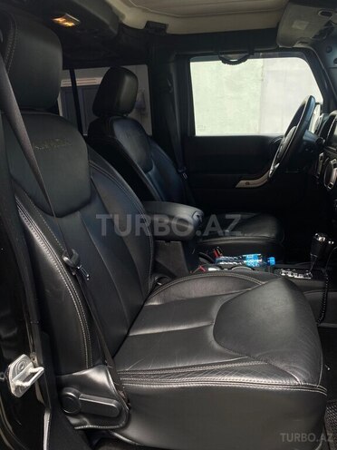 Jeep Wrangler-13