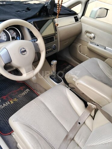 Nissan Tiida-3