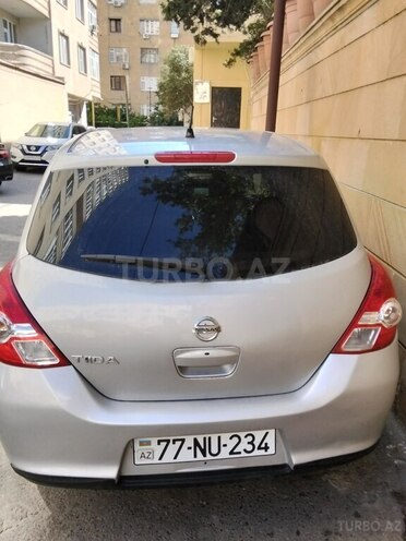 Nissan Tiida-2