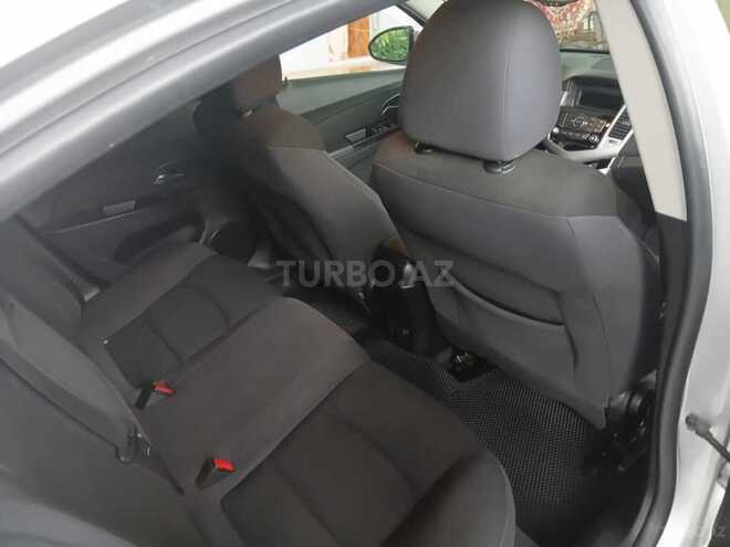 Chevrolet Cruze-10