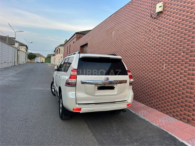 Toyota Land Cruiser Prado-11