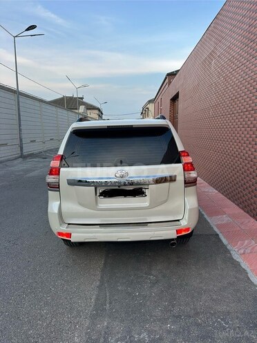 Toyota Land Cruiser Prado-12