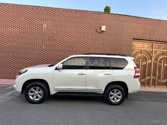 Toyota Land Cruiser Prado-3