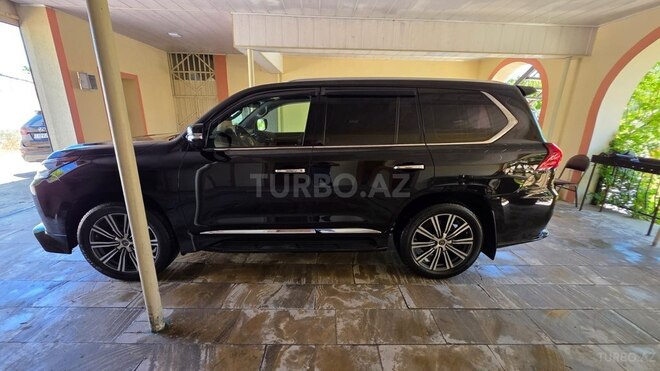 Lexus LX 450d-5