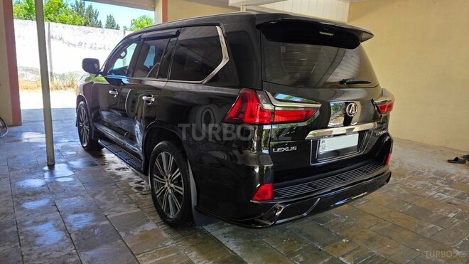 Lexus LX 450d-2