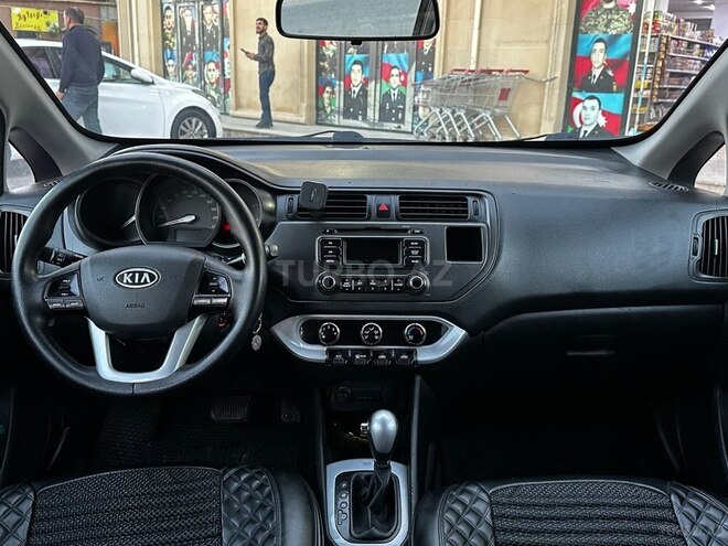Kia Rio-12