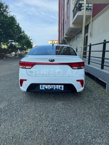 Kia Rio-5