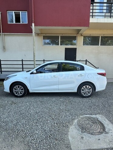 Kia Rio-2