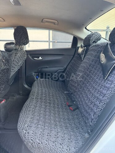 Kia Rio-4