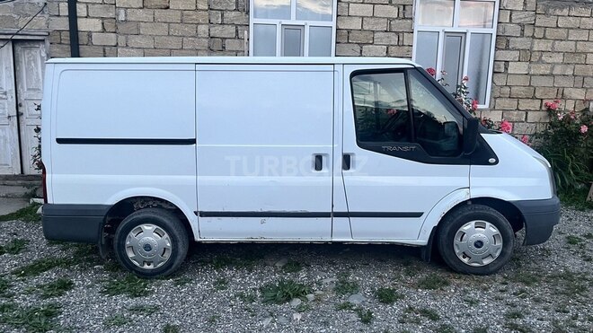 Ford Transit-3