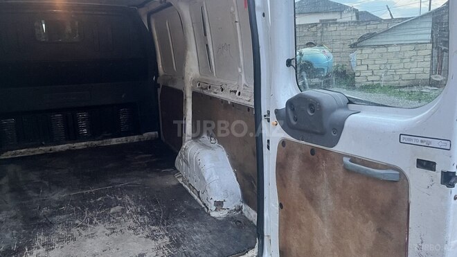 Ford Transit-8