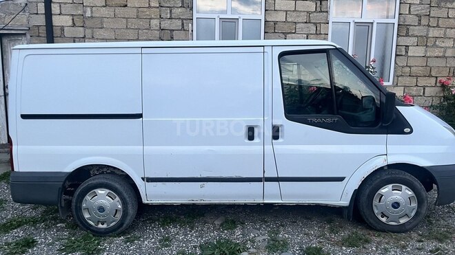 Ford Transit-4