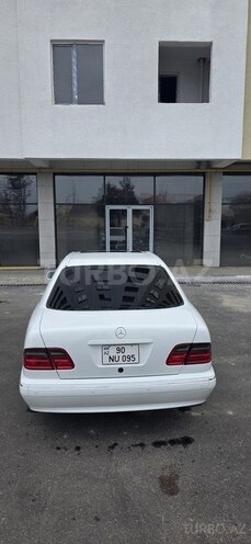 Mercedes E 240-10
