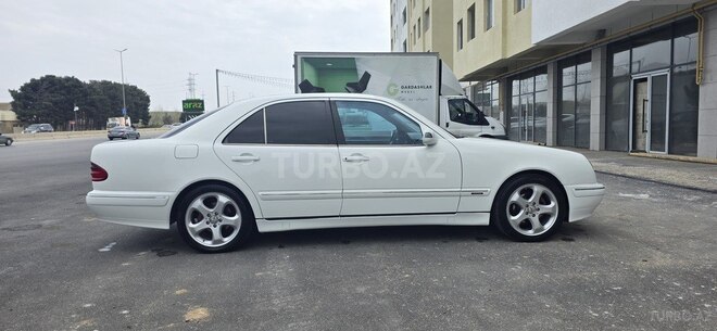 Mercedes E 240-4