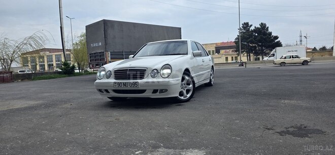Mercedes E 240-1