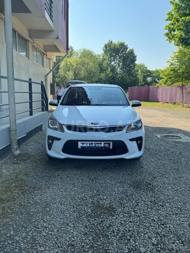 Kia Rio-1