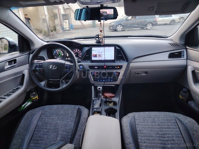Hyundai Sonata-18