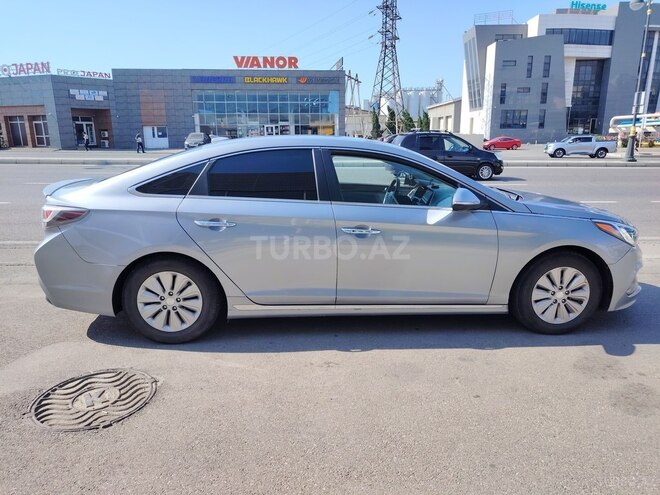 Hyundai Sonata-4