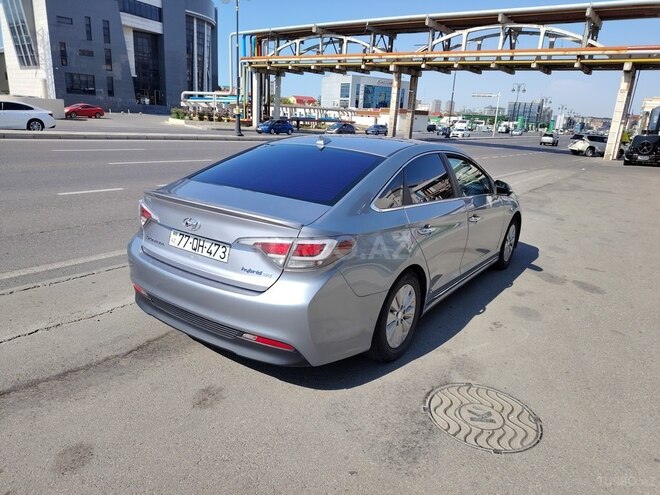 Hyundai Sonata-5