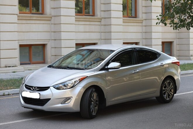 Hyundai Elantra-4
