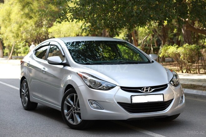 Hyundai Elantra-1
