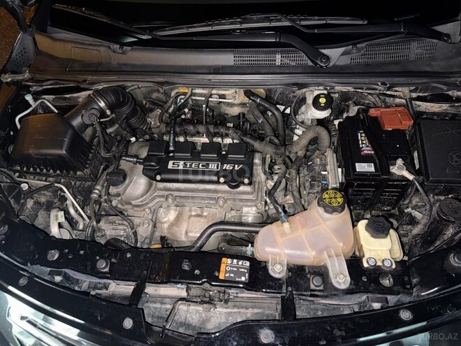 Chevrolet Cobalt-12