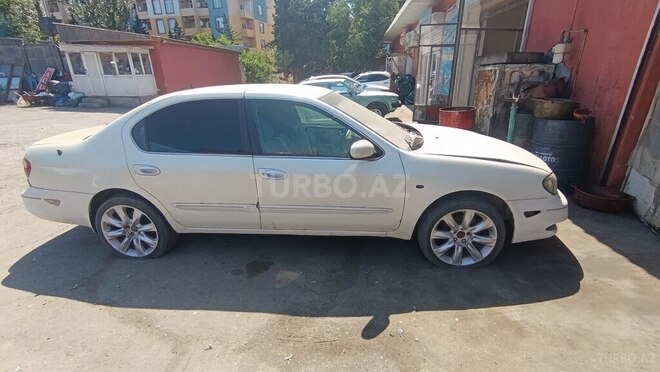 Nissan Maxima-5