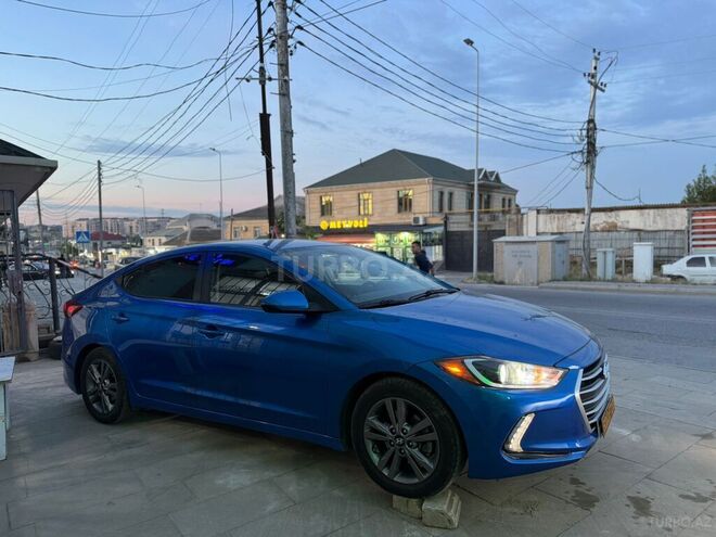 Hyundai Elantra-3