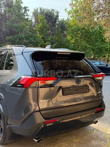 Toyota RAV4-4